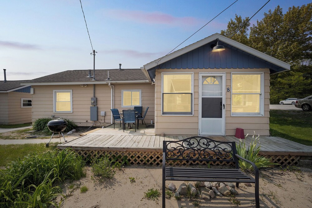 Barefoot Beach Resort