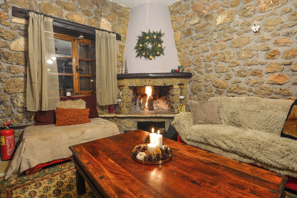 Petrino Lodge