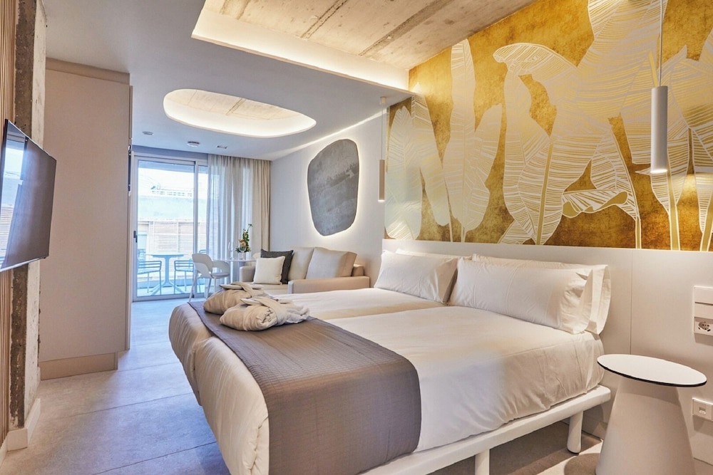 Silken Atlantis Suite – Holiday Homes