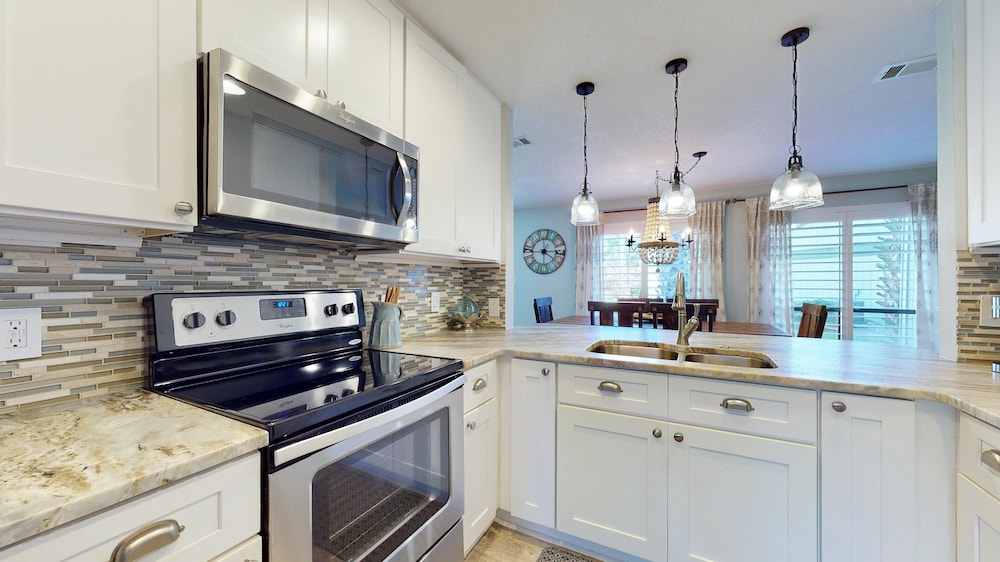 Augusta Village Sandestin by Gibson BR