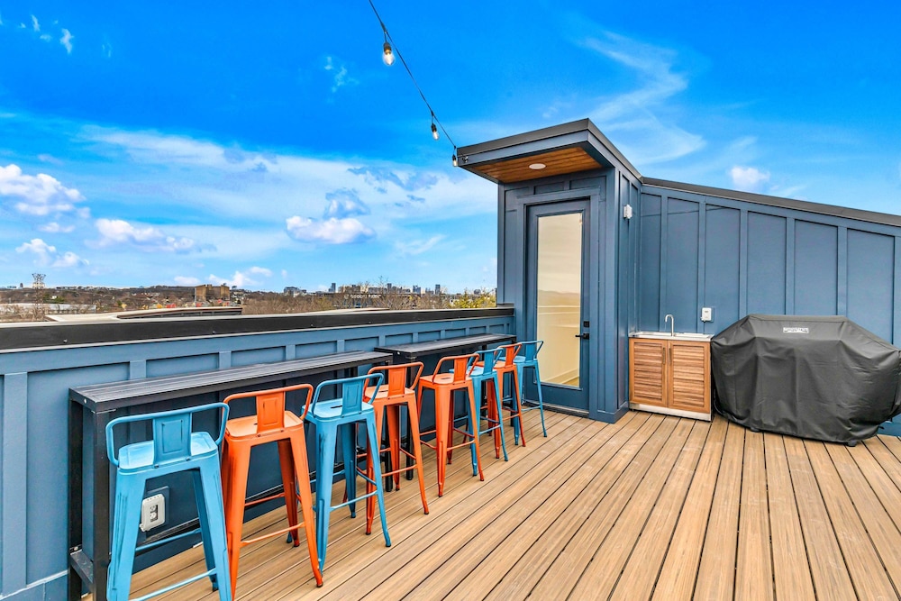 Two Homes Hot Tub Rooftop Deck in Nashville