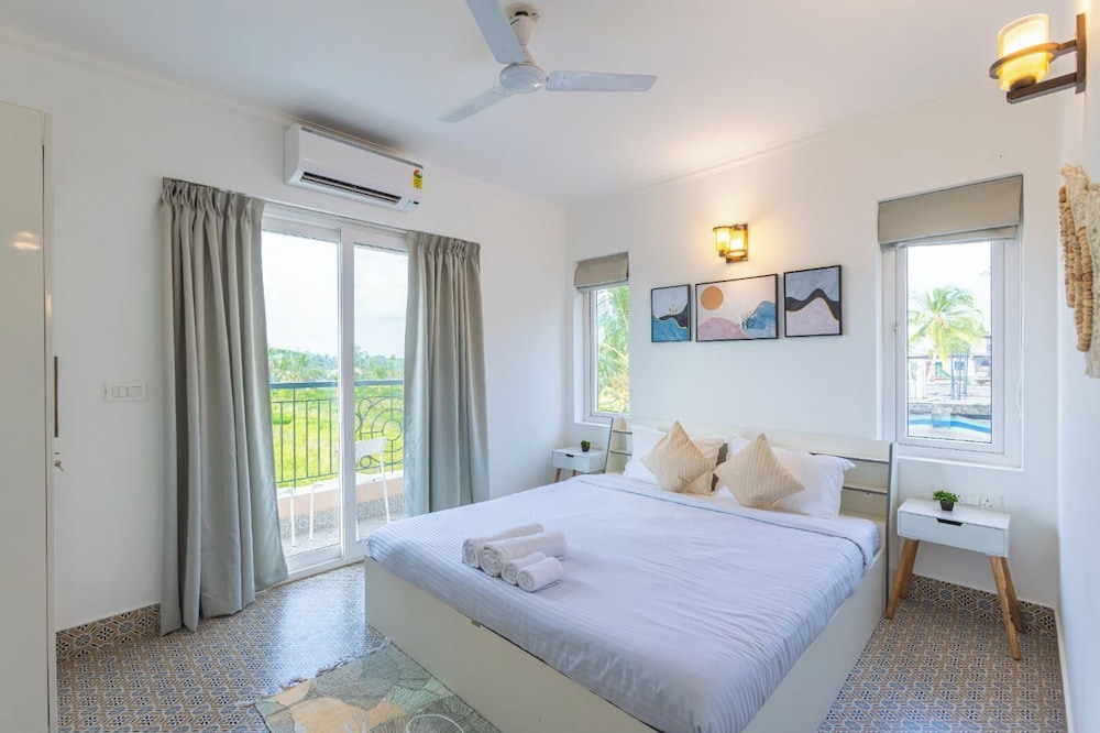 Palm Retreat 1BHK Pool & Field Views