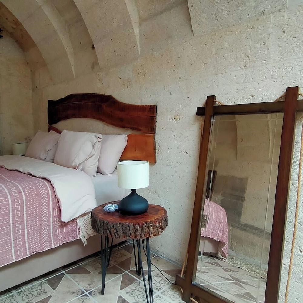Deep Cave House