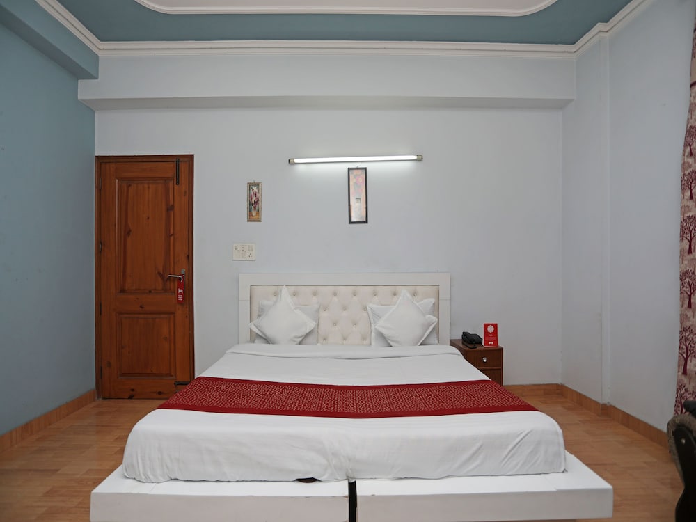 OYO 12502 City Hotel