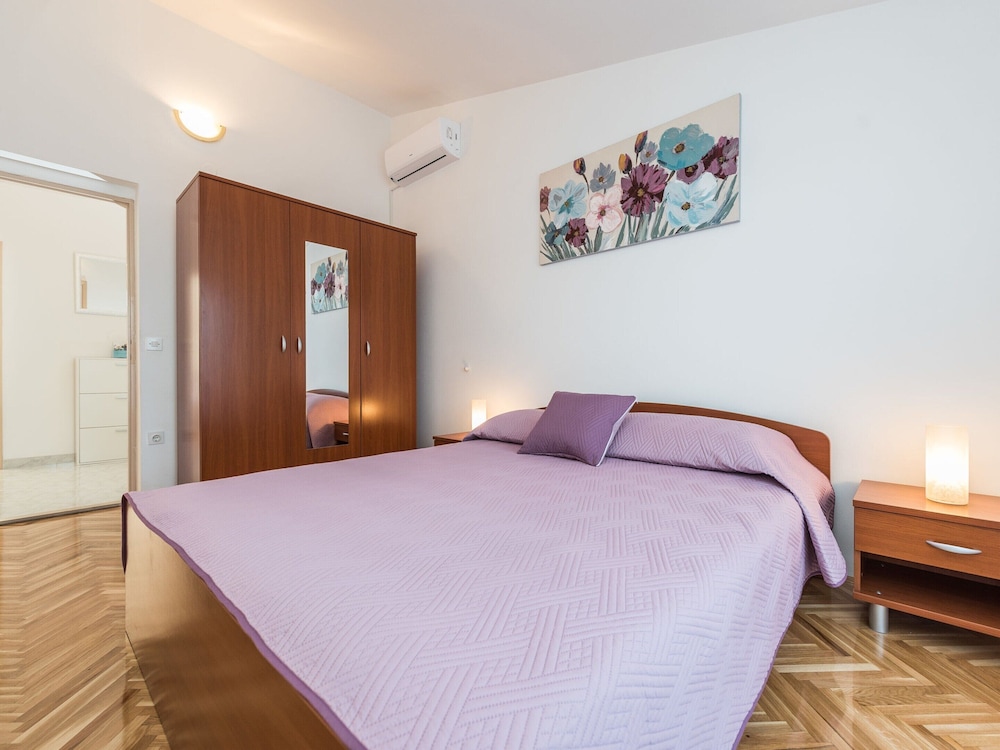 Apartment in Vrsi Near the Sea view 2