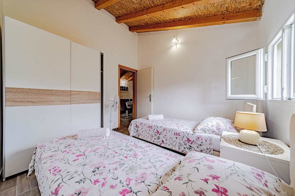 Eco Friendly Cottage Maja