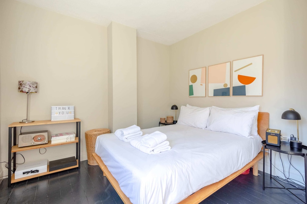 Lovely 2BD House With Garden - Islington
