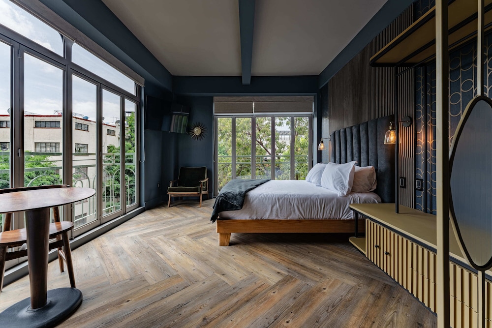 Pandora House 22