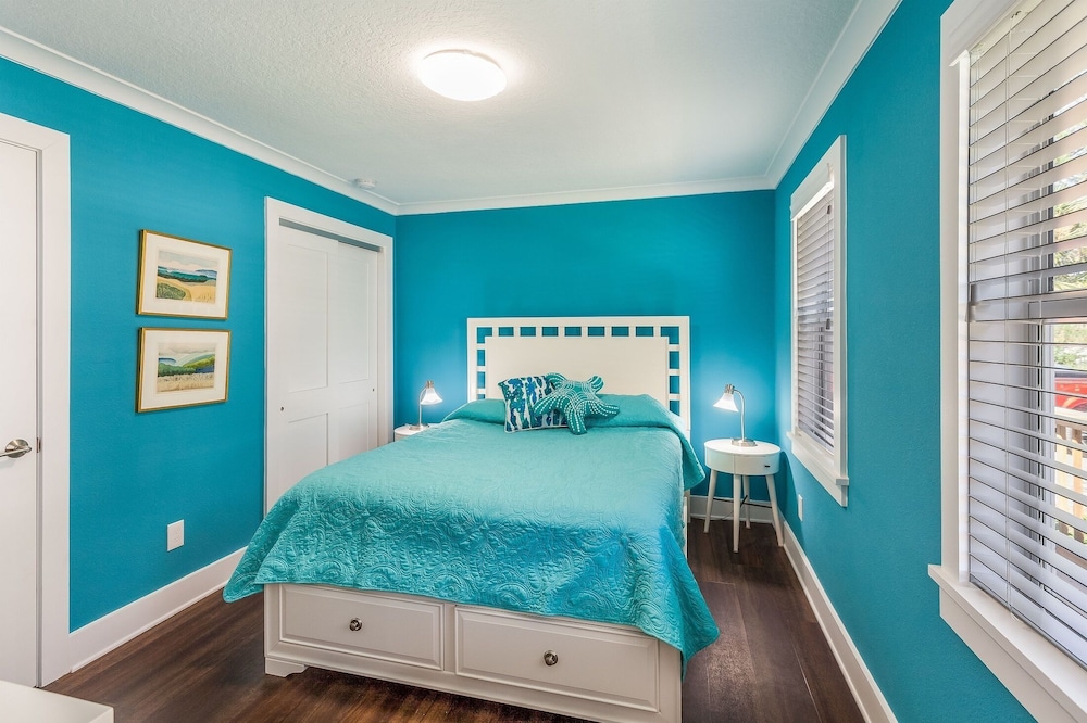 Blue Pearl view 5