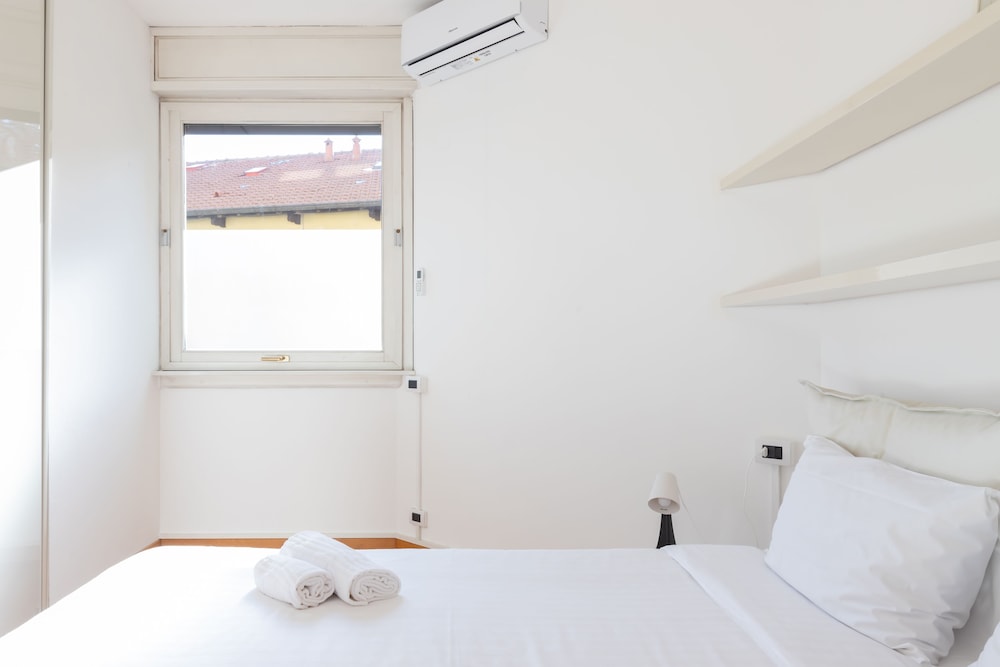 Welcoming Flats by Lake Como