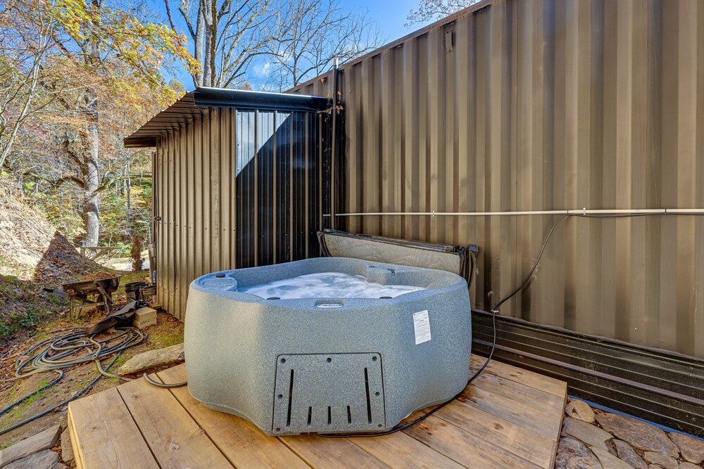 Bryson City Tiny Cabin: Hot Tub, Near River Access view 2