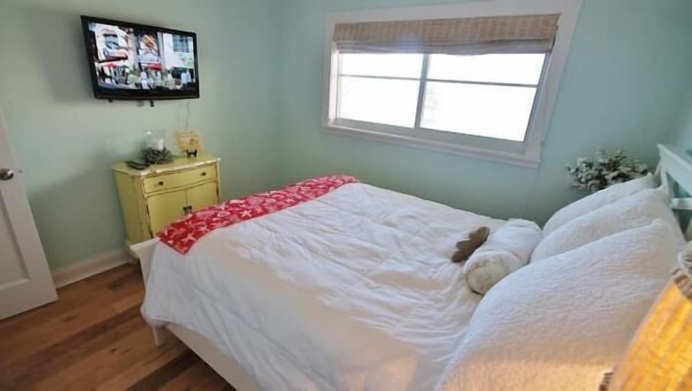 Sea Coast Gardens II 2 Bedroom Condo by Great Ocean Condos