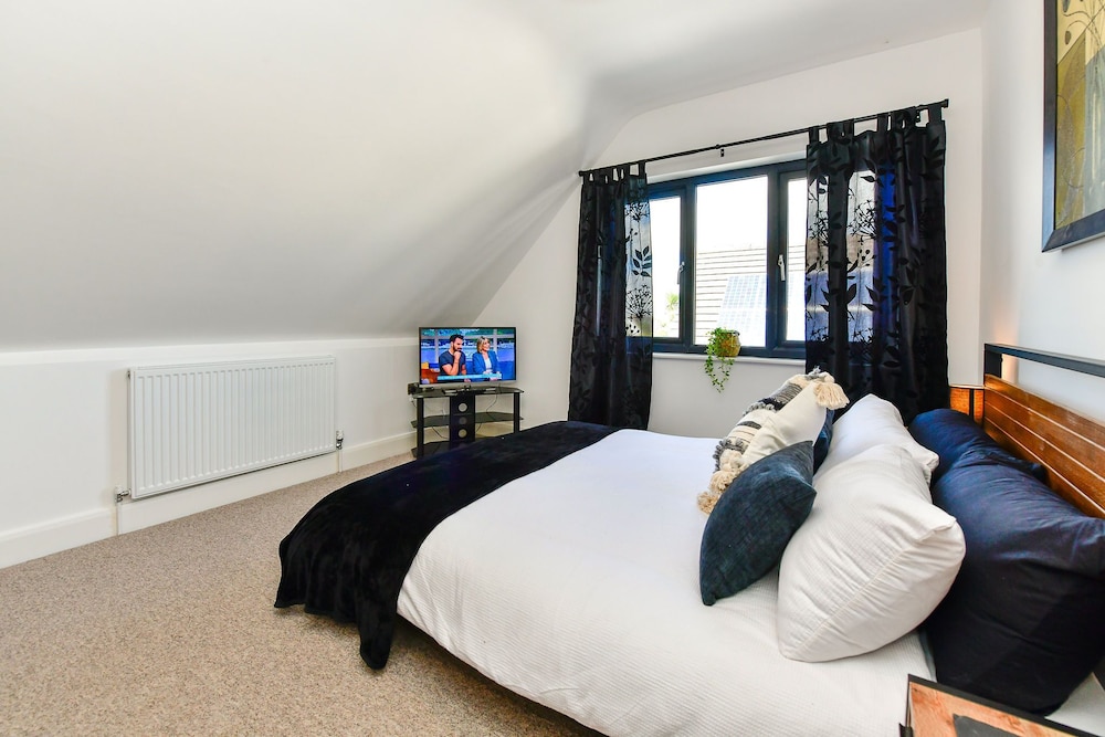 Just Stay Wales - Heatherslade House view 3