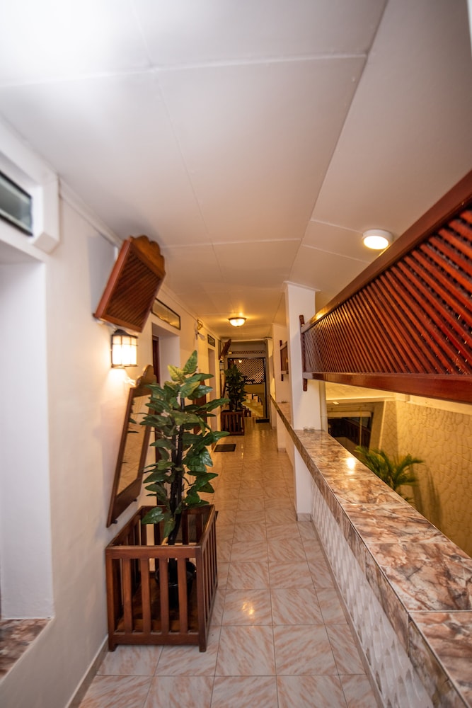 New Old Dutch House - Galle Fort