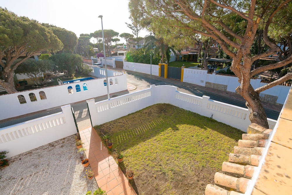 Villa Pinares in Chiclana de la Frontera