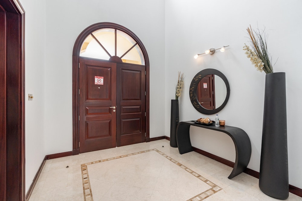 Exclusive 4BR Villa w Private Pool Beach