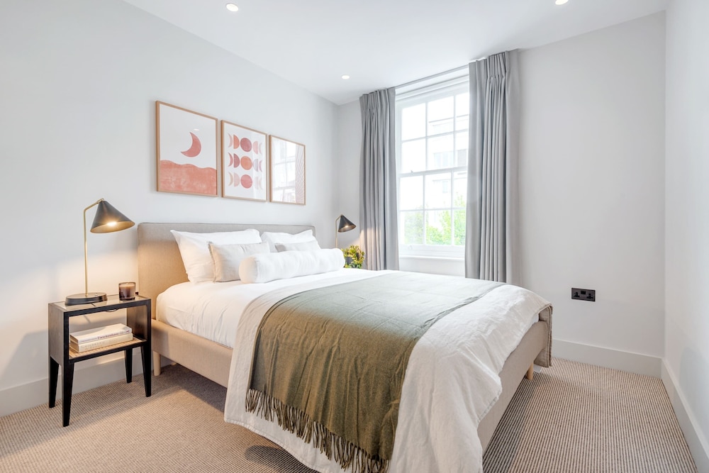 Notting Hill Gate Residence II view 2