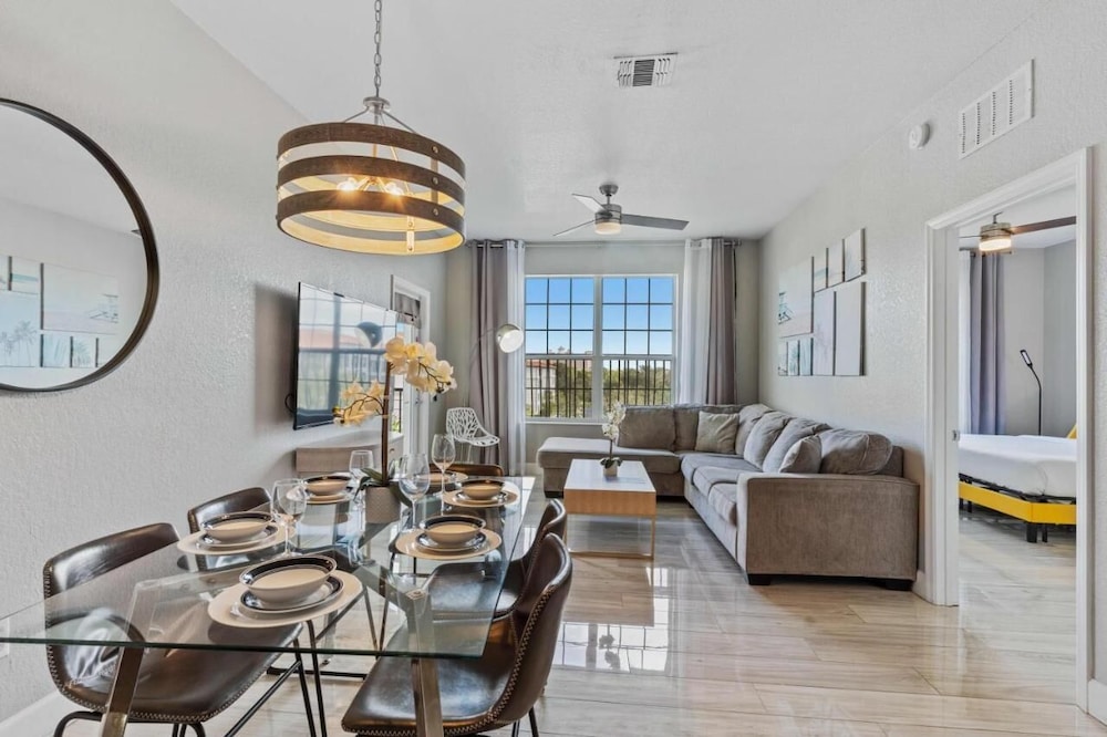 Vista Cay Swanky