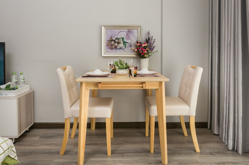 Jennifer House - Millenium Apartment