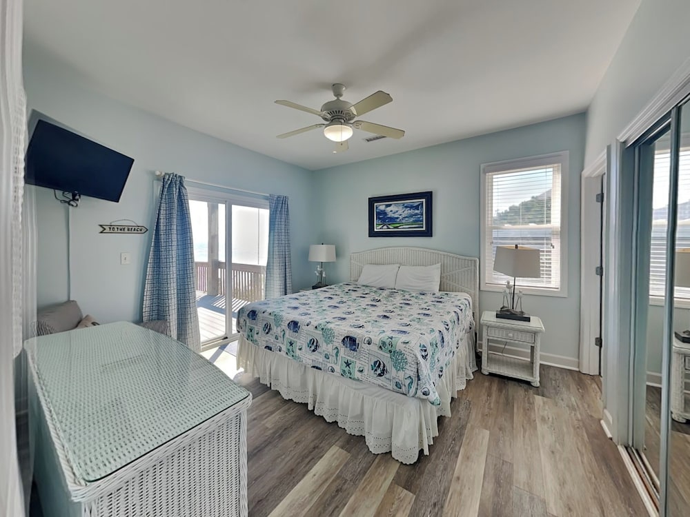 Clamalot by Topsail Realty