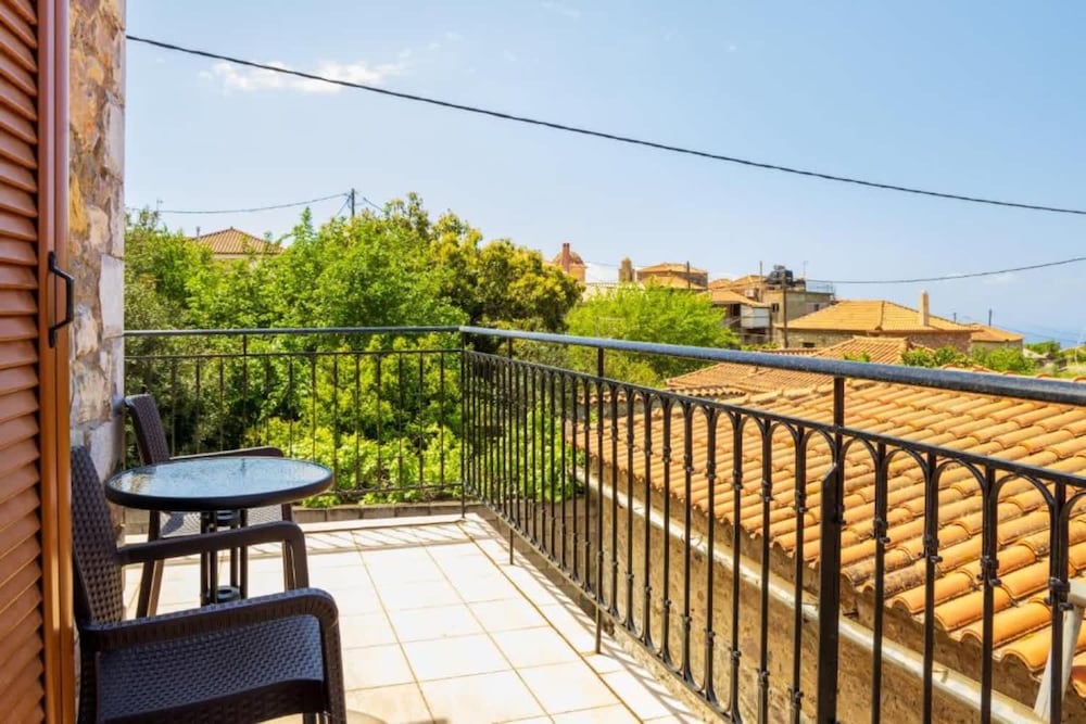 Platsa Seaview Retreat - A Stone-built Escape