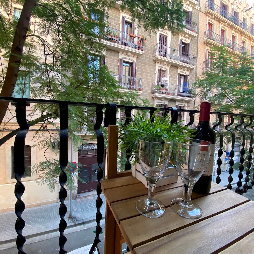 Cosy Urban Oasis 1BD in Poble Sec By Myrentalhost