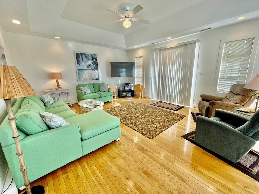 Clayton Street 17B