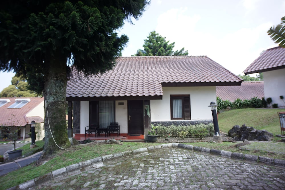 Sangga Buana Villa