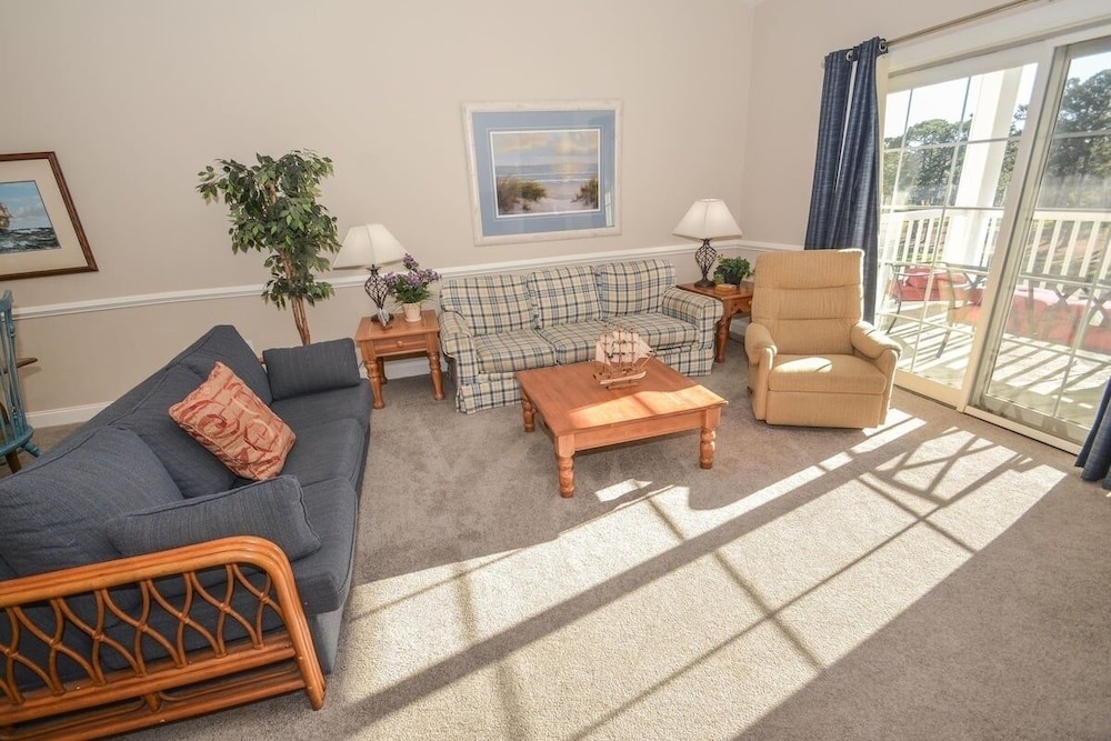 Magnolia Pointe 4878-402 2 Bedroom Condo