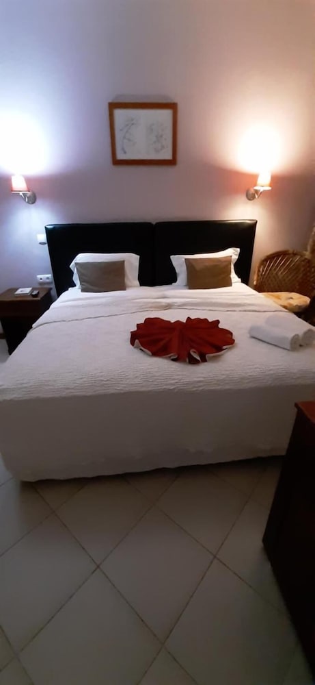 Room in Guest Room - Deluxe Double Room With Balcony in Vila do Maio