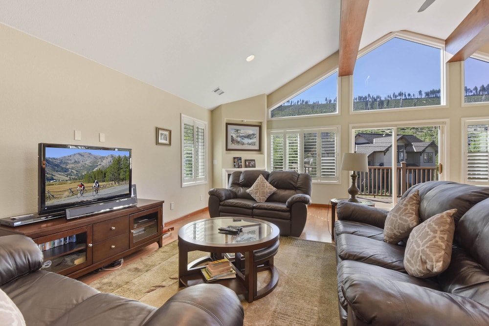 Mule Meadows Classy, Split Level South Tahoe Home! view 2