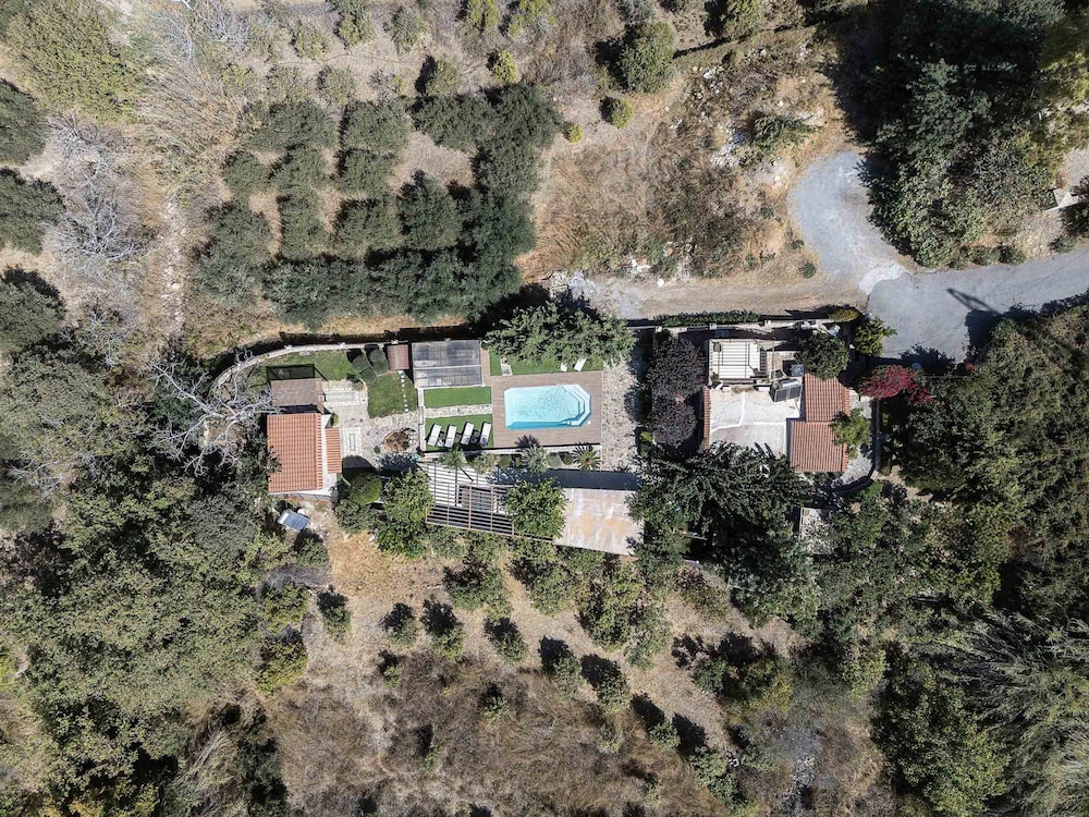 Maratho Villa - With Private Pool