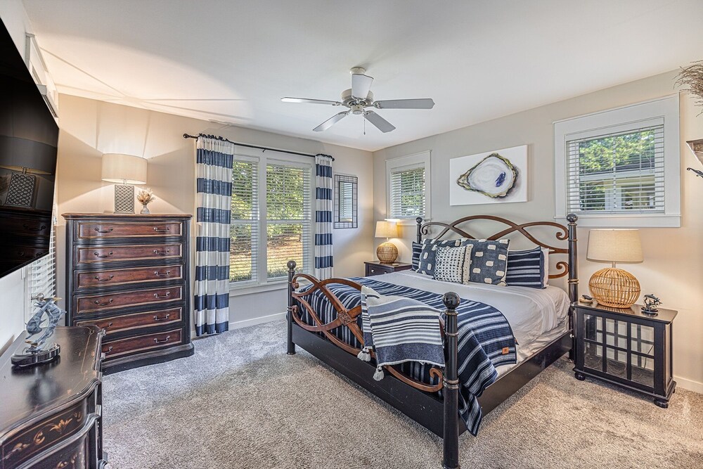 1364 Laurel Grove 3 Bedroom Home by RedAwning view 2