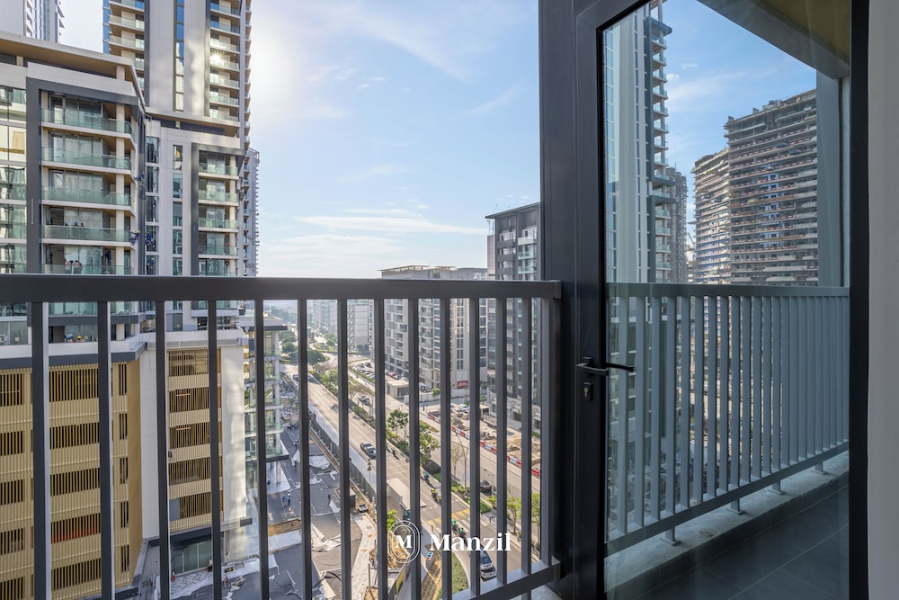 Manzil - Stylish 1BR with Pool and Gym
