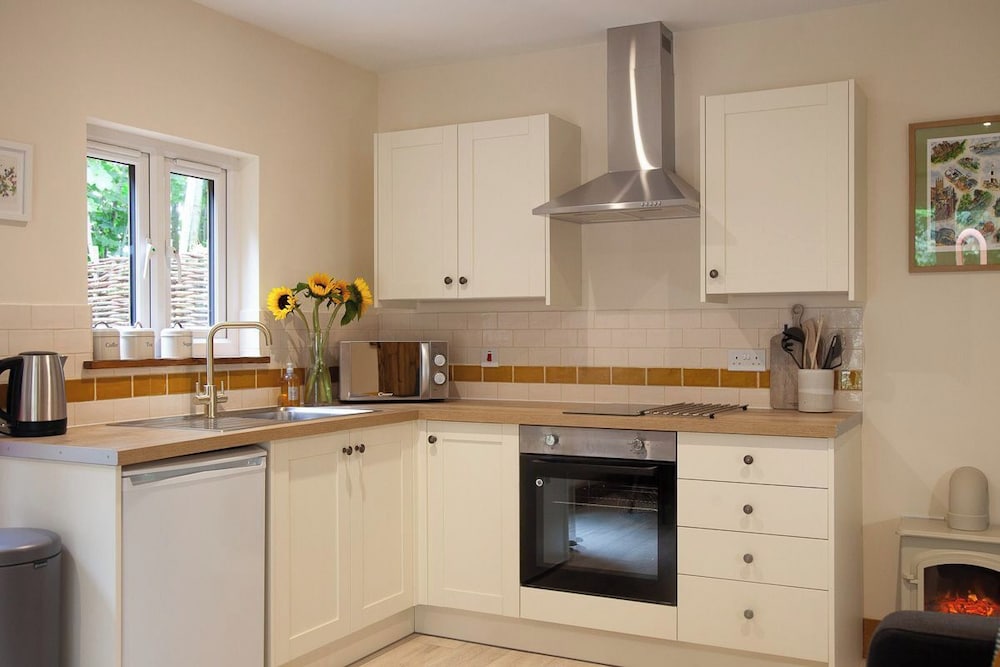 Hayne Barn Estate - Private Estate : 6 Eco Lodges - 1 Studio