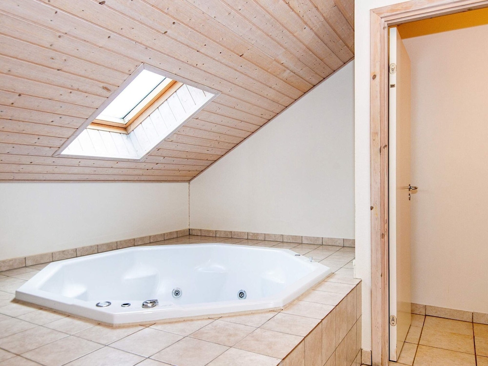 12 Person Holiday Home in Ebeltoft view 3