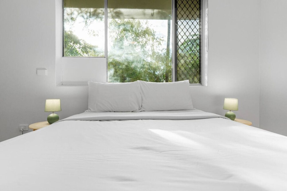 Zen Crescent Sanctuary Cozy - Modern - Unique