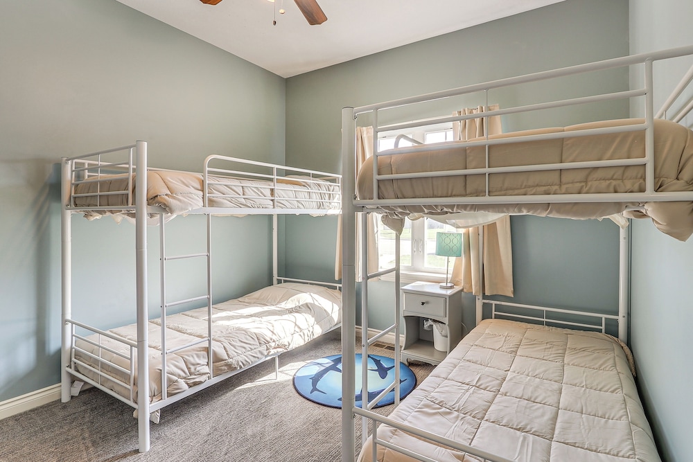 Balcony & Patio: Spacious Home in Bel Aire!