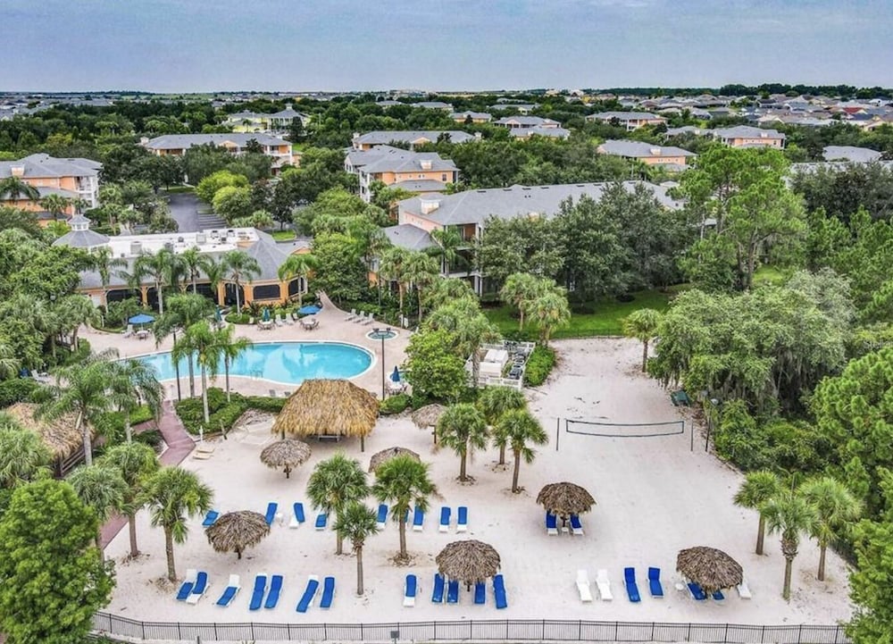 Family Ties At Bahama Bay - Image 2