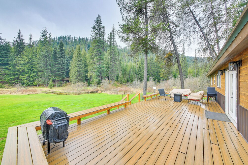 Scenic Priest Lake Vacation Rental: Deck  Views! - Property Image 11