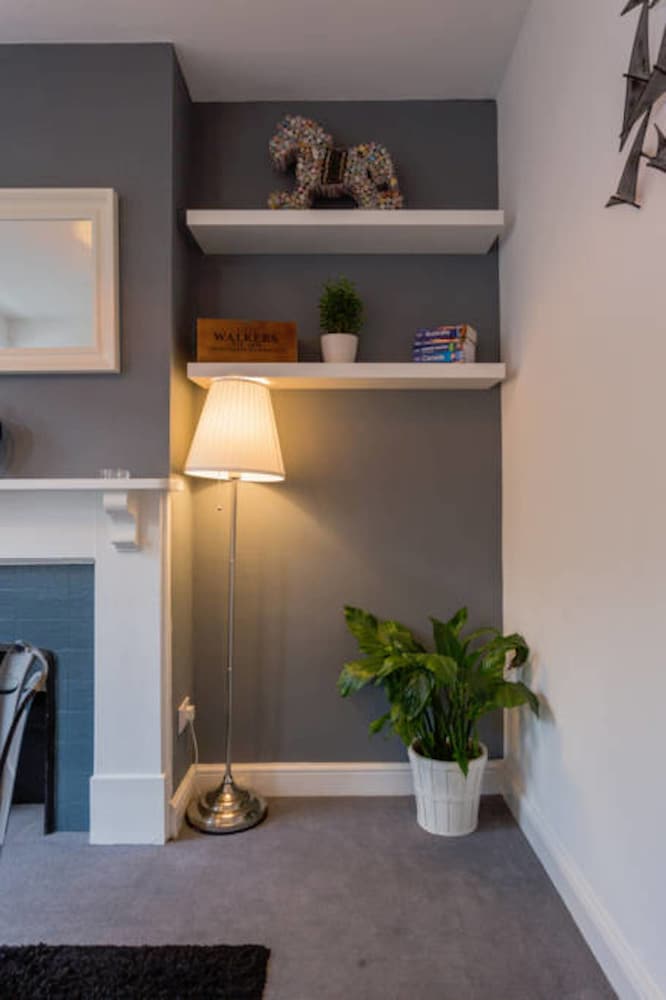 Ashton House, Luton - inhabit short stays