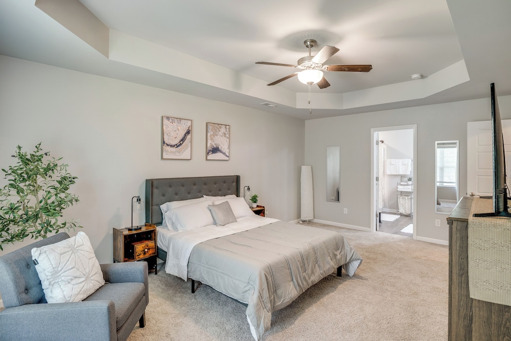 Family Home w/ Covered Patio in Ardmore