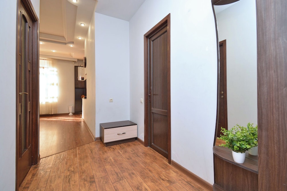 Apartment on Aram street