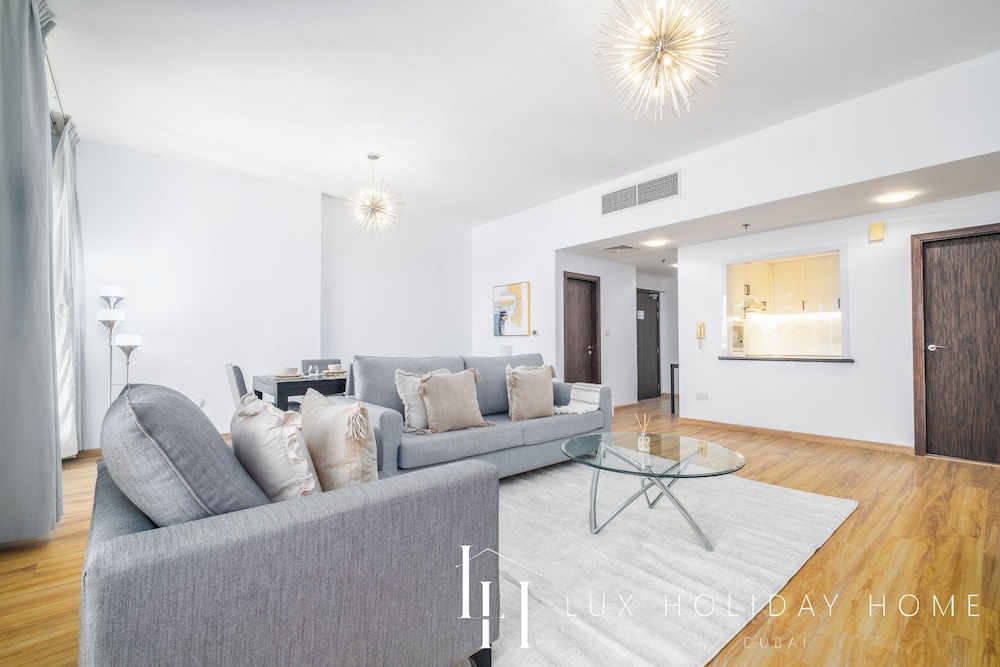 LUX The Premium Dubai Eye View Suite 2