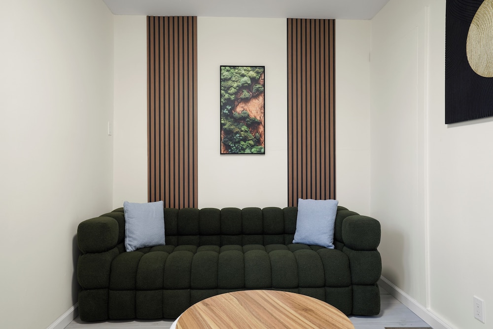 Cozy Private Rooms near SF Transpo