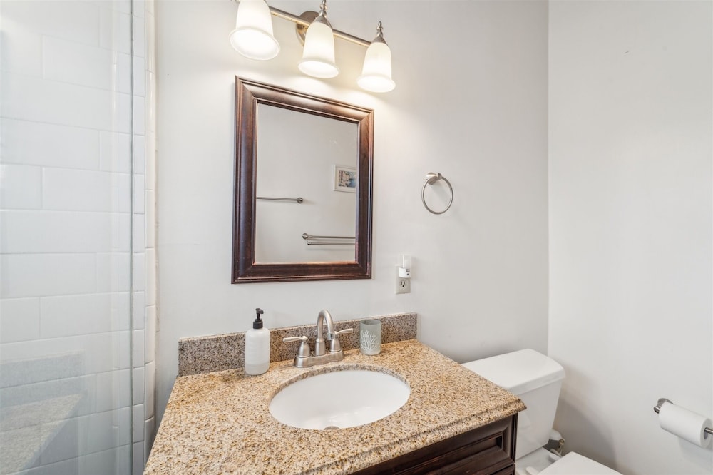Beautiful 1 Bed Beach Condo #224 1 Bedroom Condo by Sunset Shores Condominiums