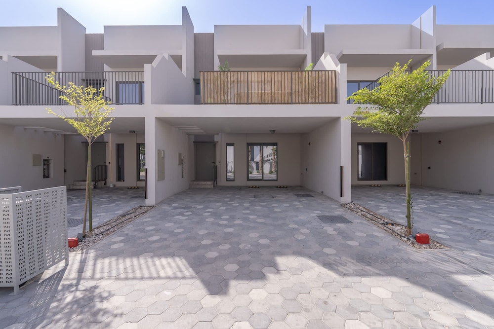 Classy 4-bedroom Villa With Spacious Balcony in Nad Al Sheba