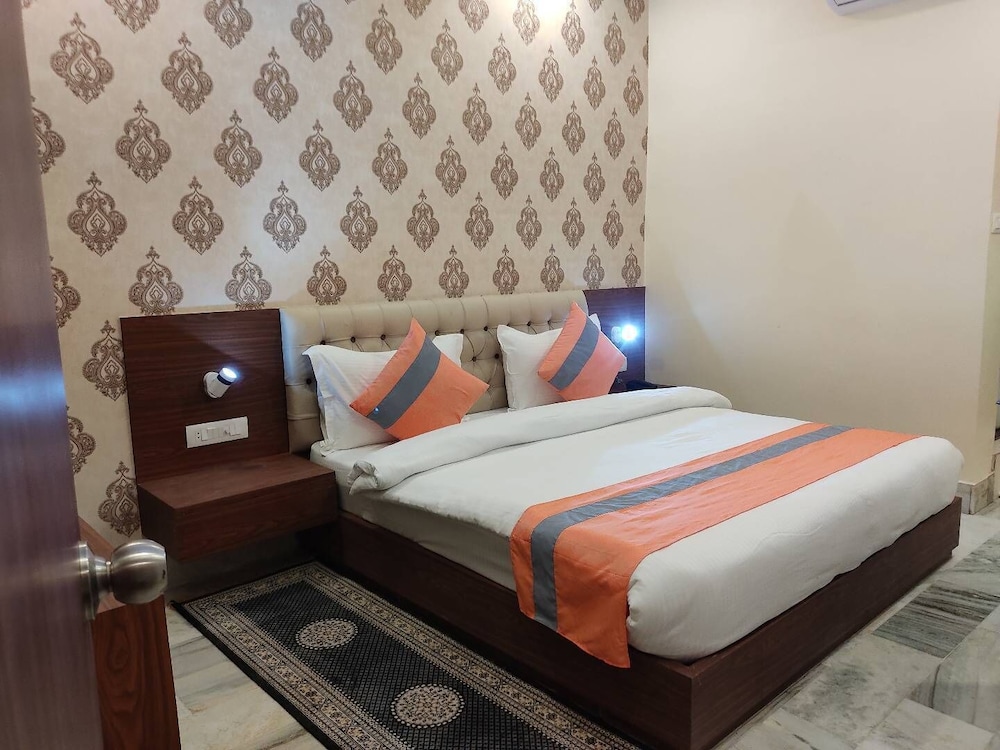 THE KASHI RESIDENCY