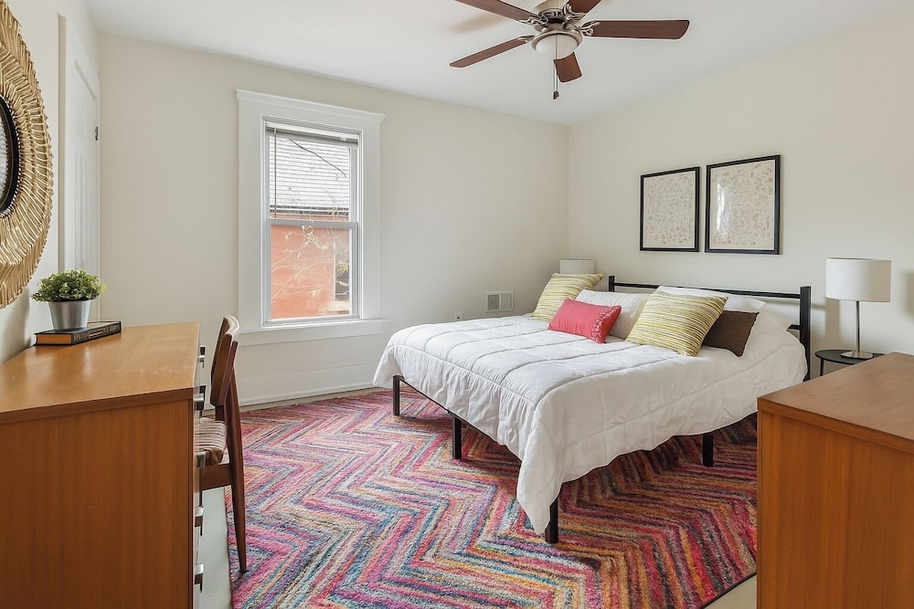 Detroit 6BR House Wifi, Parking, Pet Friendly