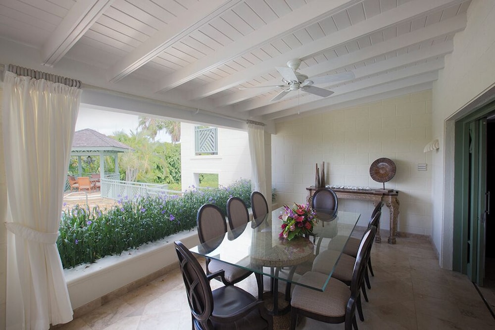 'sweet Dream' Villa w/ Private Pool in Sugar Hill!